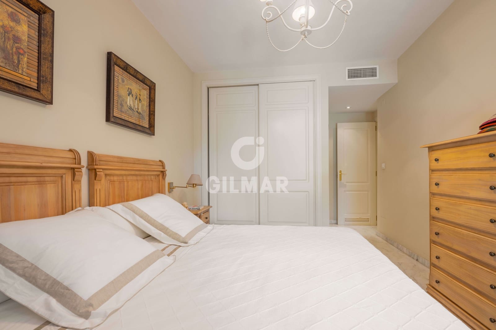 2 bedroom Flat for sale in Bahia de Marbella with pool garage - € 646,000 (Ref: 9821600)