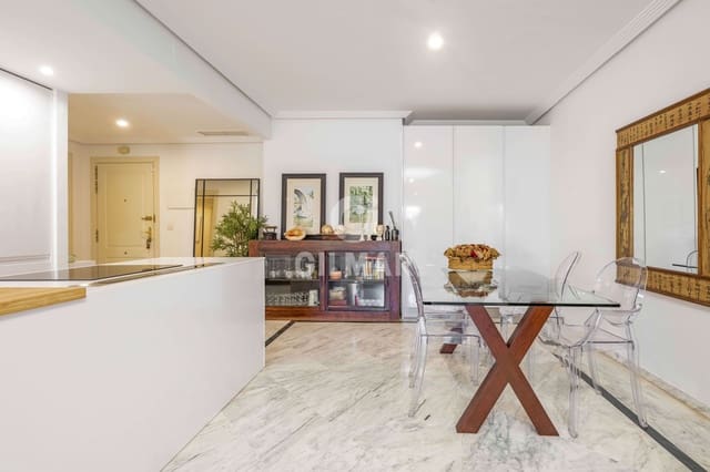 2 soverom Leilighet til salgs i Bahía de Marbella, Marbella med svømmebasseng garasje - € 646 000 (Ref: 9821600)