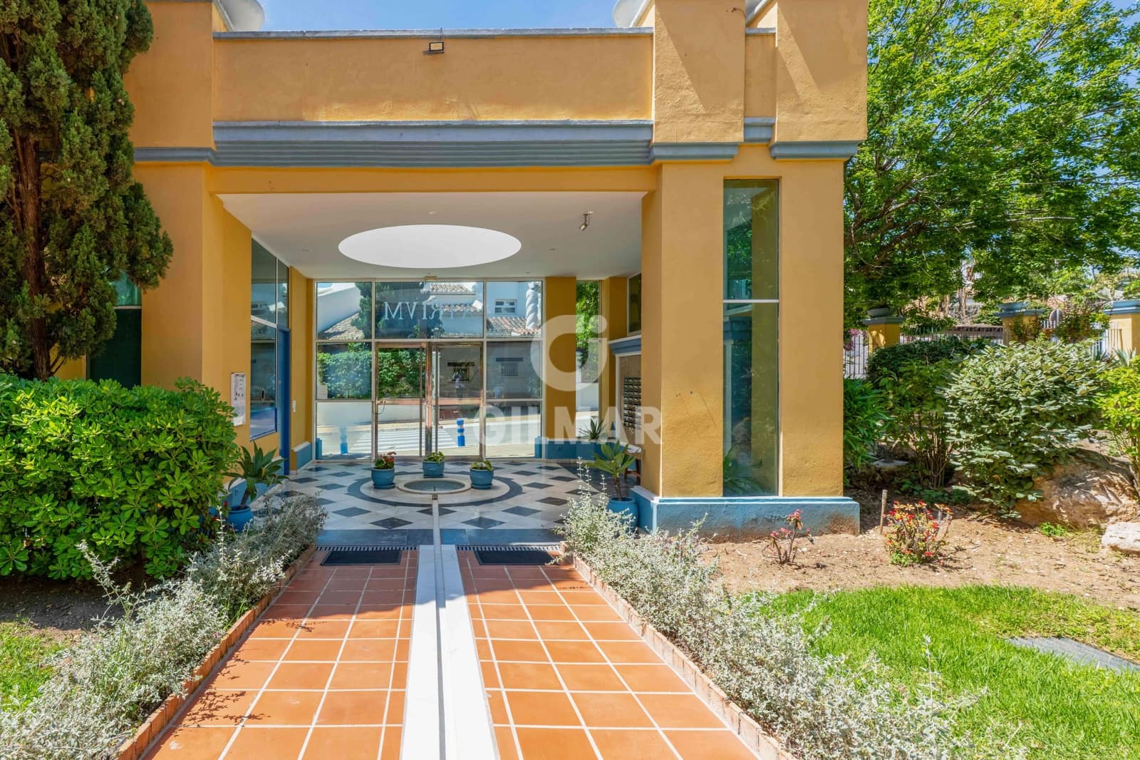 2 bedroom Flat for sale in Bahia de Marbella with pool garage - € 646,000 (Ref: 9821600)