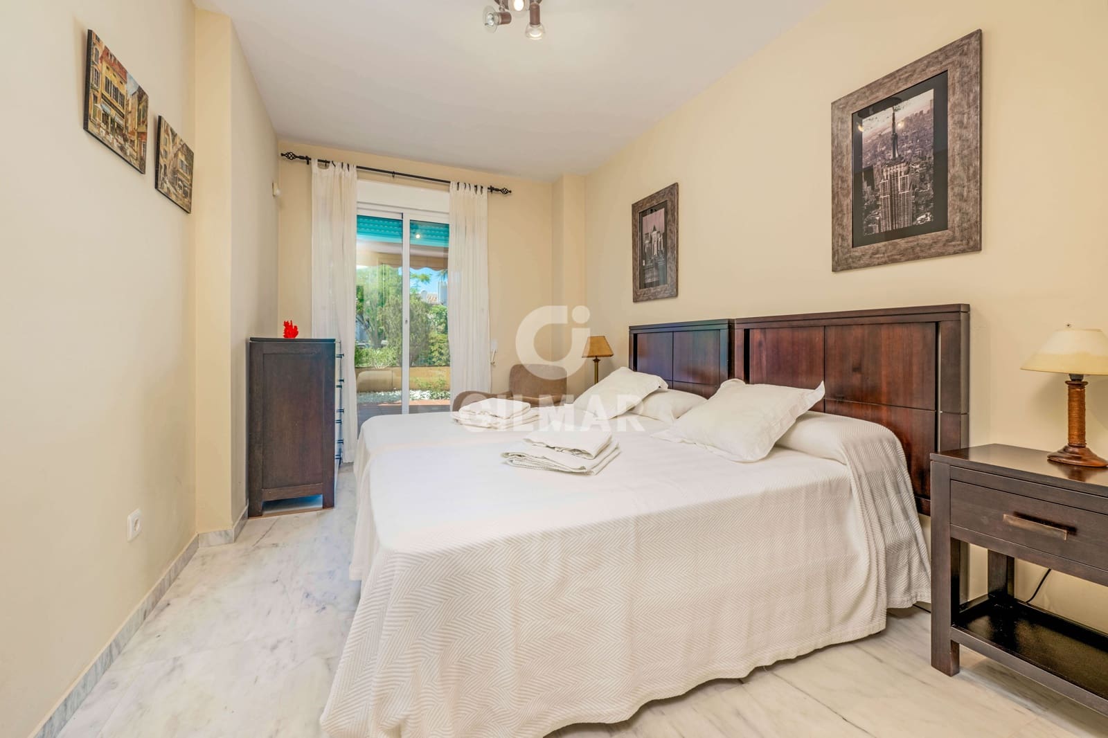 2 bedroom Flat for sale in Bahia de Marbella with pool garage - € 646,000 (Ref: 9821600)