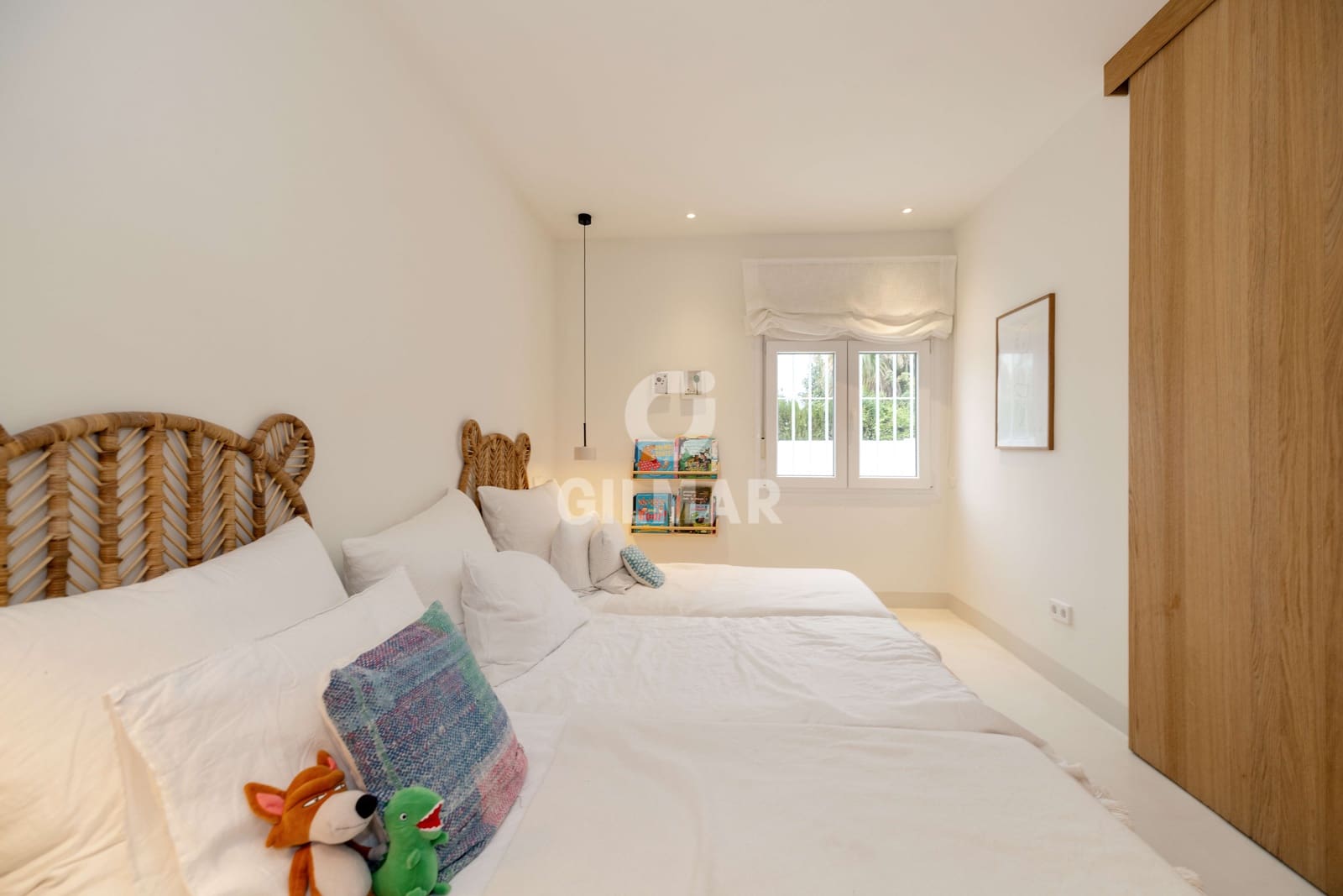 4 sypialnia Dom blizniak na sprzedaż w Marbella z basenem garażem - 1 295 000 € (Ref: 9821601)