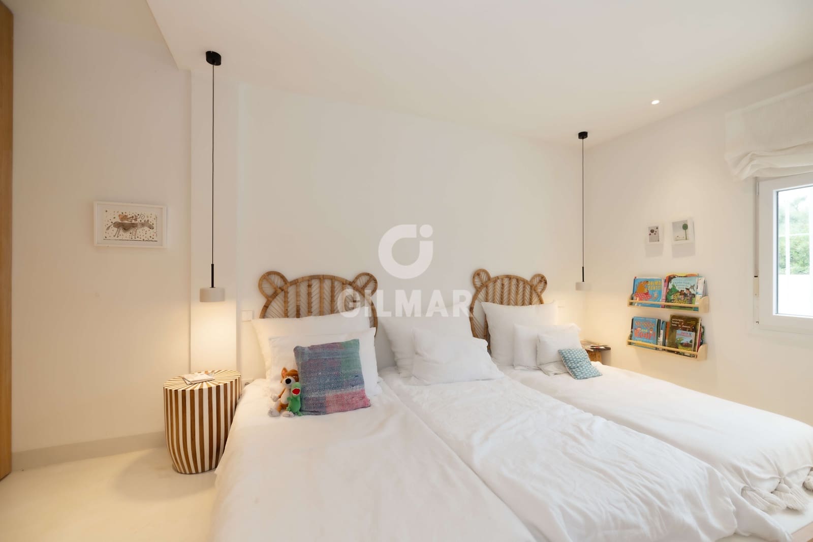 4 sypialnia Dom blizniak na sprzedaż w Marbella z basenem garażem - 1 295 000 € (Ref: 9821601)