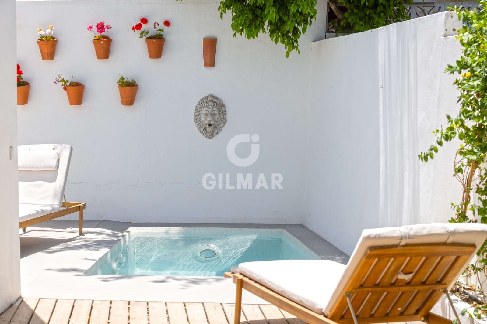 4 bedroom Semi-detached Villa for sale in Guadalmina with pool garage - € 1,125,000 (Ref: 9821601)