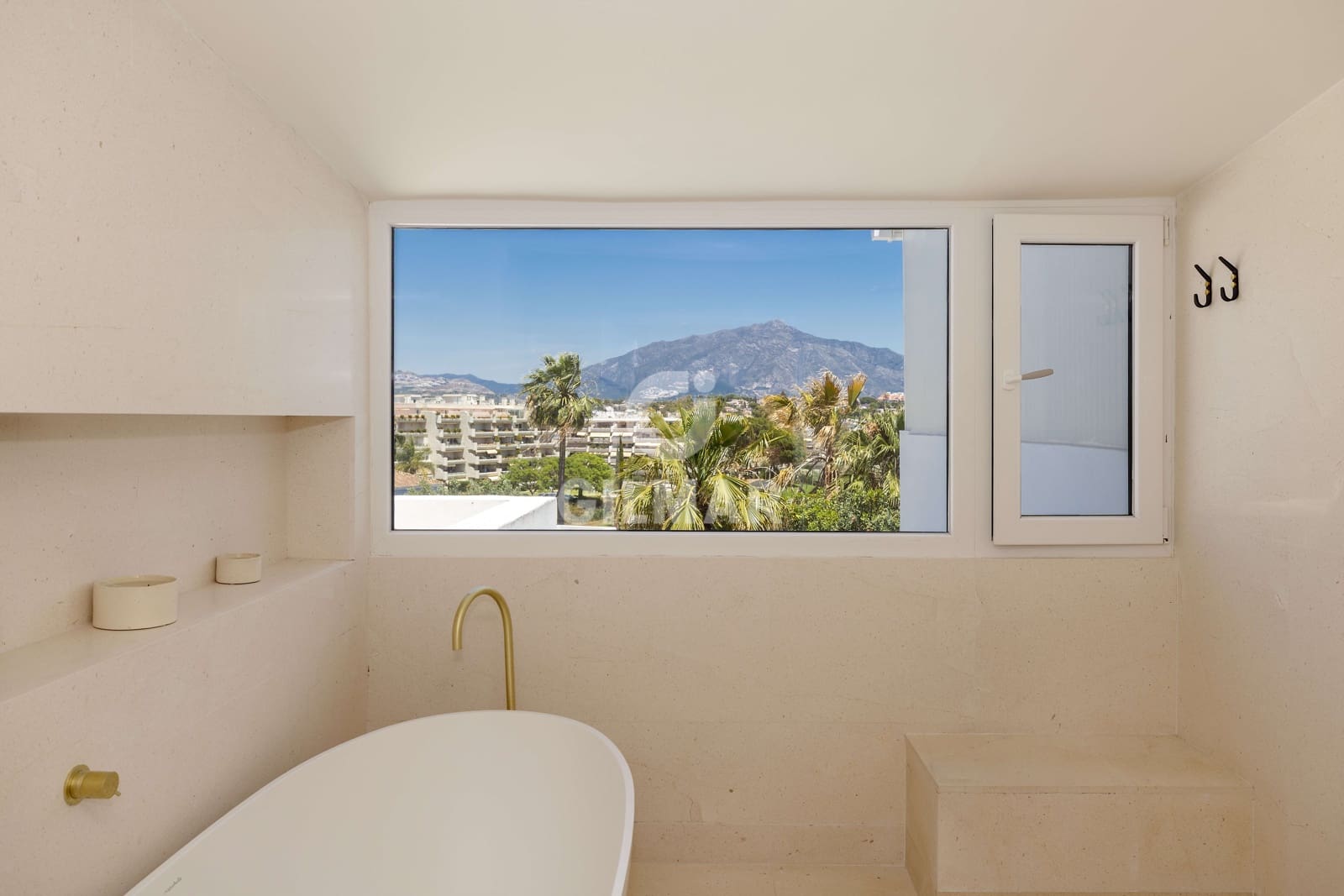 4 bedroom Semi-detached Villa for sale in Guadalmina with pool garage - € 1,125,000 (Ref: 9821601)