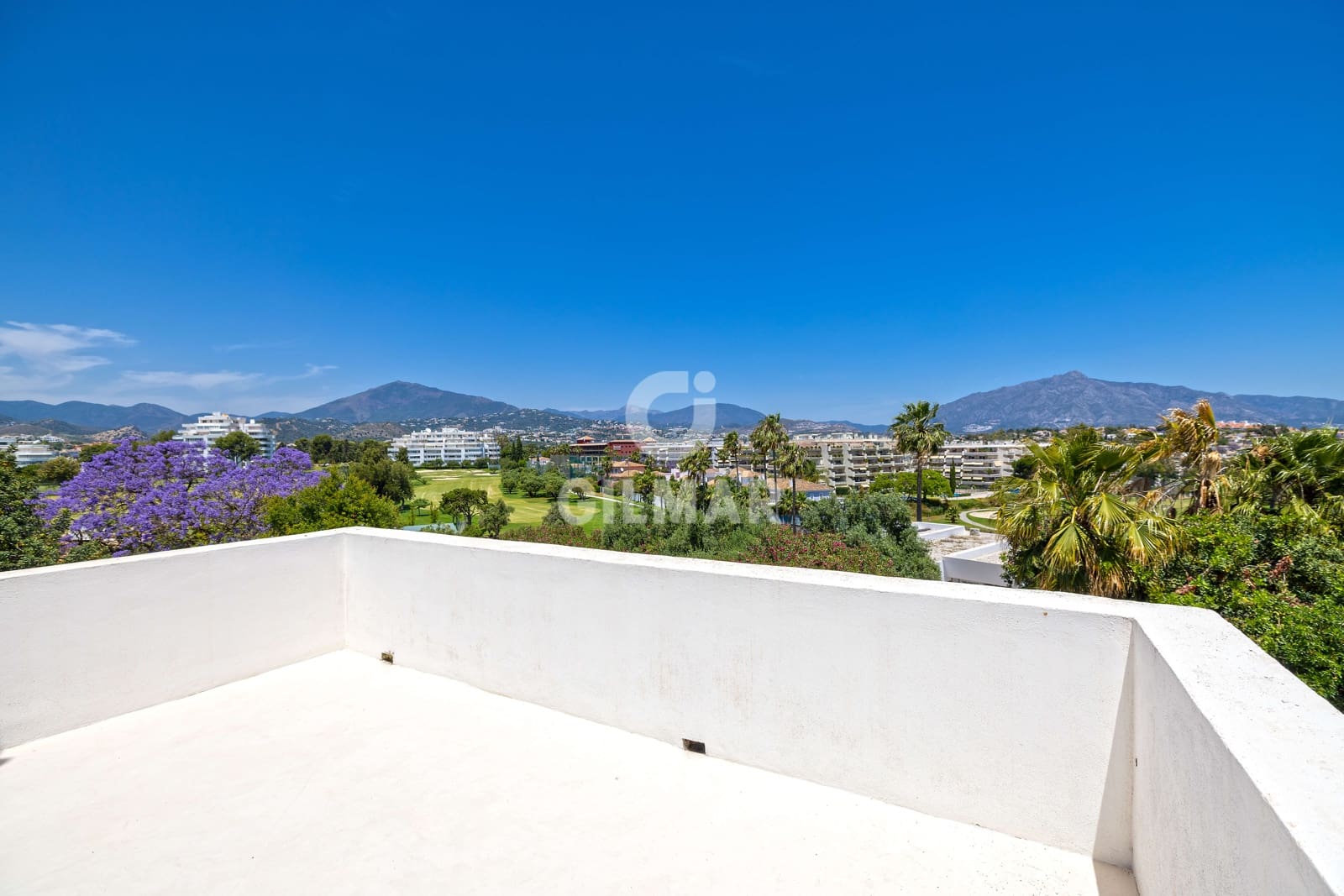 4 bedroom Semi-detached Villa for sale in Guadalmina with pool garage - € 1,125,000 (Ref: 9821601)