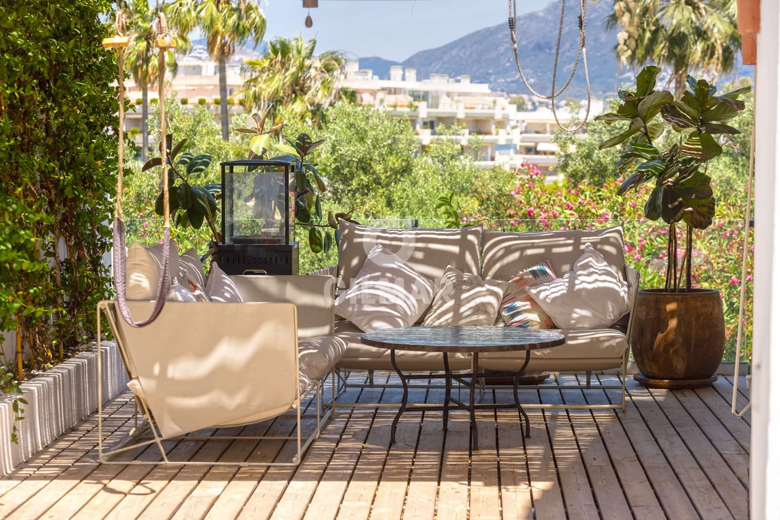 4 bedroom Semi-detached Villa for sale in Guadalmina with pool garage - € 1,125,000 (Ref: 9821601)