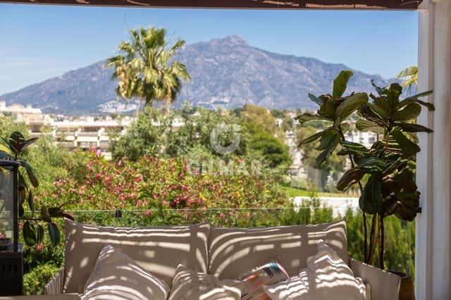 4 soveværelse Semi-Rækkehus til salg i Guadalmina Alta, Marbella med swimmingpool garage - € 1.195.000 (Ref: 9821601)