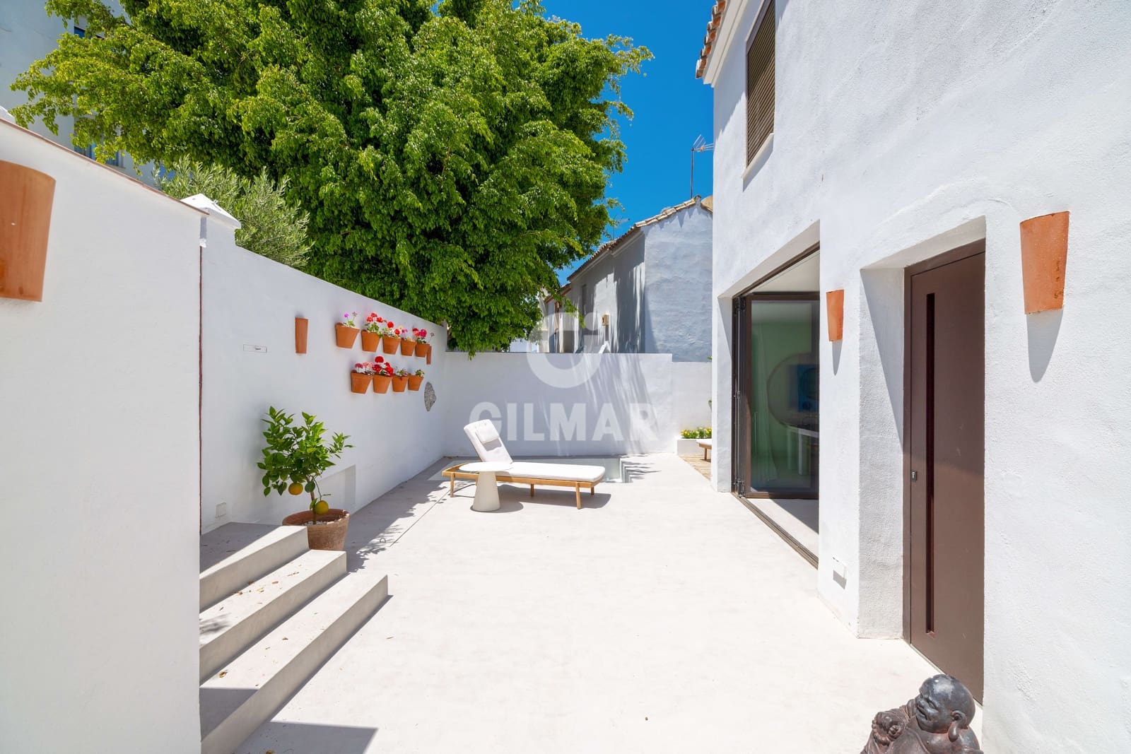4 bedroom Semi-detached Villa for sale in Guadalmina with pool garage - € 1,125,000 (Ref: 9821601)