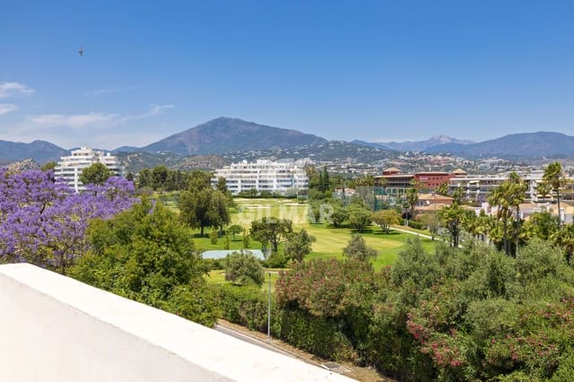 4 soveværelse Semi-Rækkehus til salg i Guadalmina Alta, Marbella med swimmingpool garage - € 1.195.000 (Ref: 9821601)