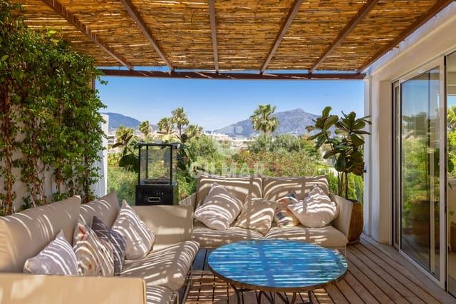 4 soveværelse Semi-Rækkehus til salg i Guadalmina Alta, Marbella med swimmingpool garage - € 1.195.000 (Ref: 9821601)