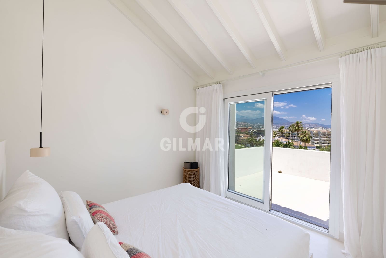 4 bedroom Semi-detached Villa for sale in Guadalmina with pool garage - € 1,125,000 (Ref: 9821601)