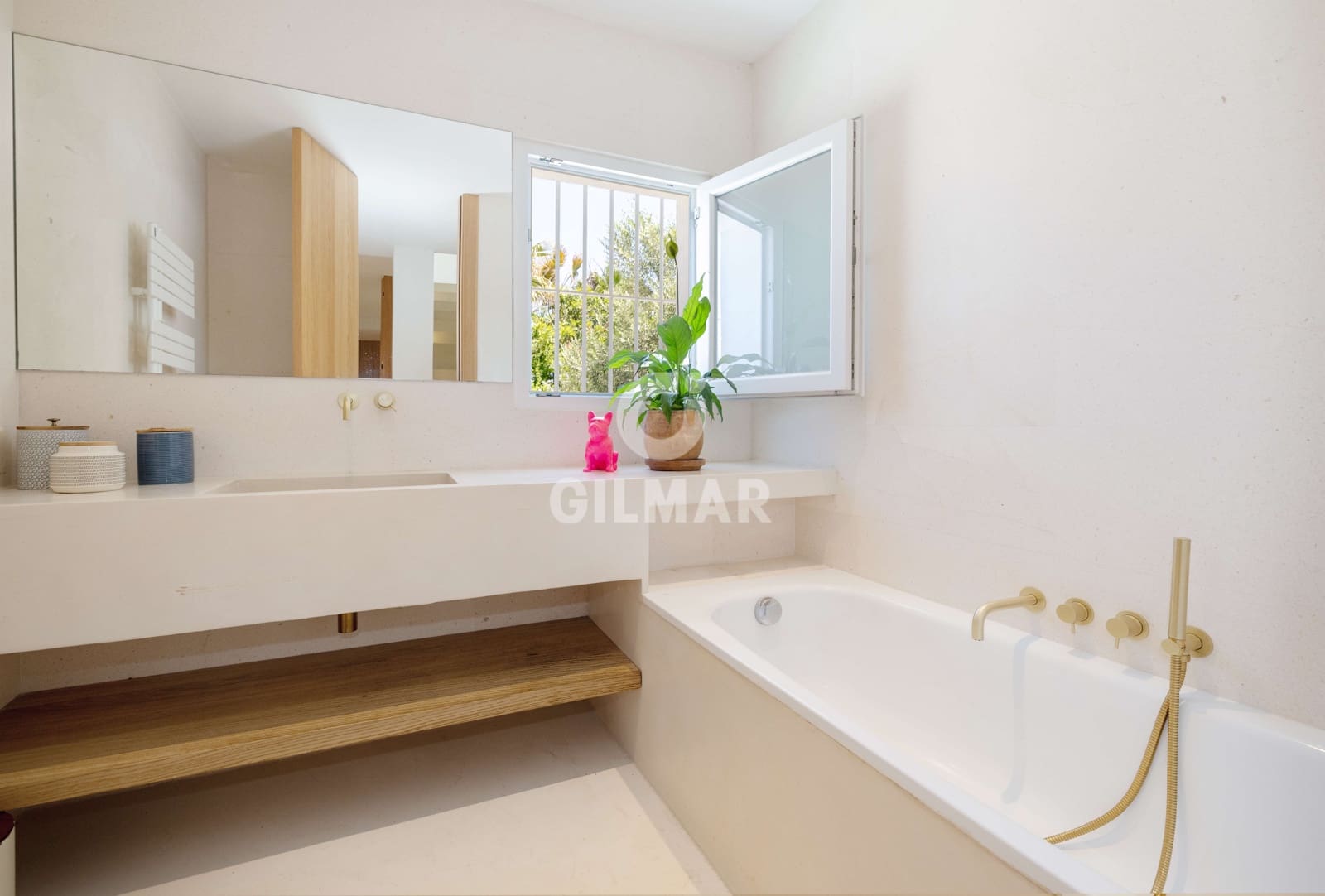 4 bedroom Semi-detached Villa for sale in Guadalmina with pool garage - € 1,125,000 (Ref: 9821601)