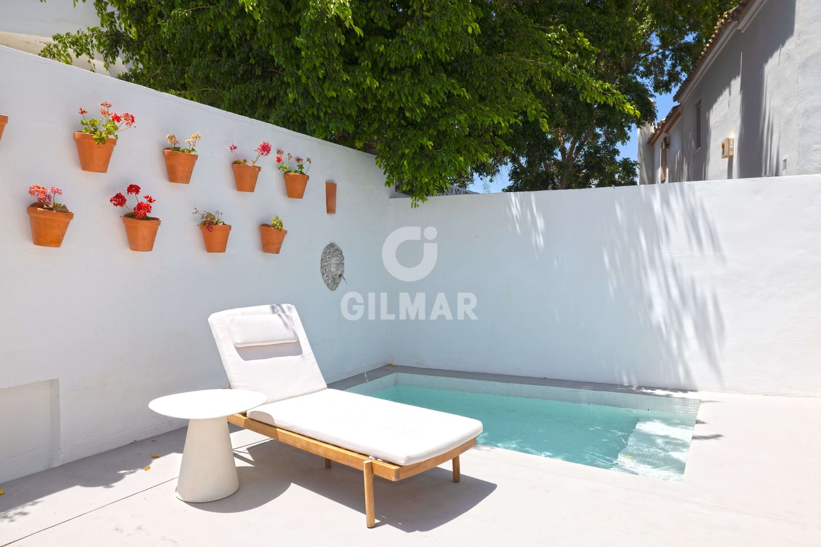 4 bedroom Semi-detached Villa for sale in Guadalmina with pool garage - € 1,125,000 (Ref: 9821601)