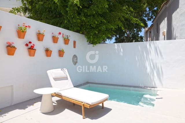 4 makuuhuone Paritalo myytävänä paikassa Guadalmina Alta, Marbella mukana uima-altaan 
autotalli - 1 125 000 € (Ref: 9821601)