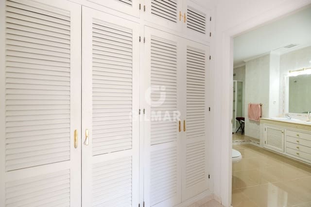 4 makuuhuone Paritalo myytävänä paikassa Rodeo Alto - Guadaiza - La Campana, Marbella mukana 
autotalli - 650 000 € (Ref: 9823666)