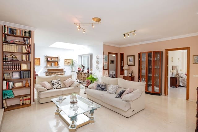 4 makuuhuone Paritalo myytävänä paikassa Rodeo Alto - Guadaiza - La Campana, Marbella mukana 
autotalli - 650 000 € (Ref: 9823666)