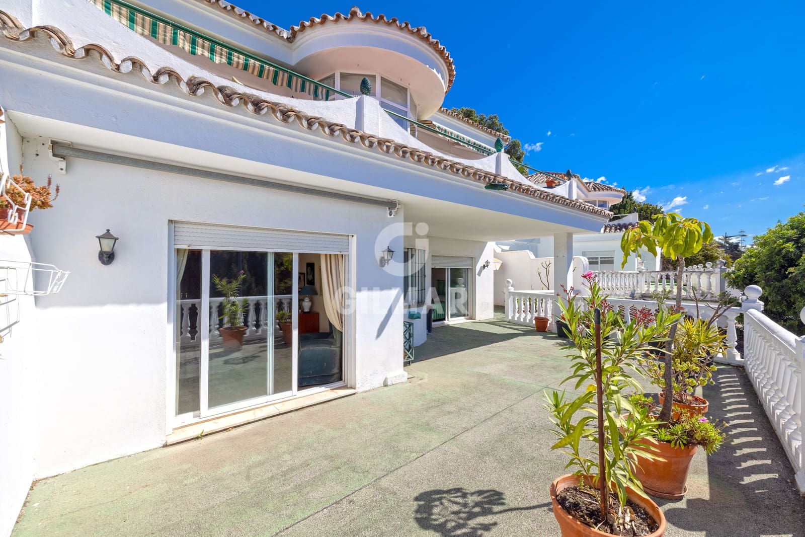 4 makuuhuone Paritalo myytävänä paikassa Nueva Andalucia mukana 
autotalli - 650 000 € (Ref: 9823666)