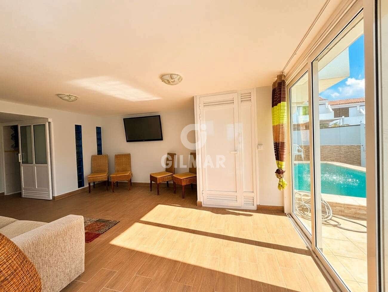 3 bedroom Semi-detached Villa for sale in Costa del Silencio with pool - € 425,000 (Ref: 9824057)