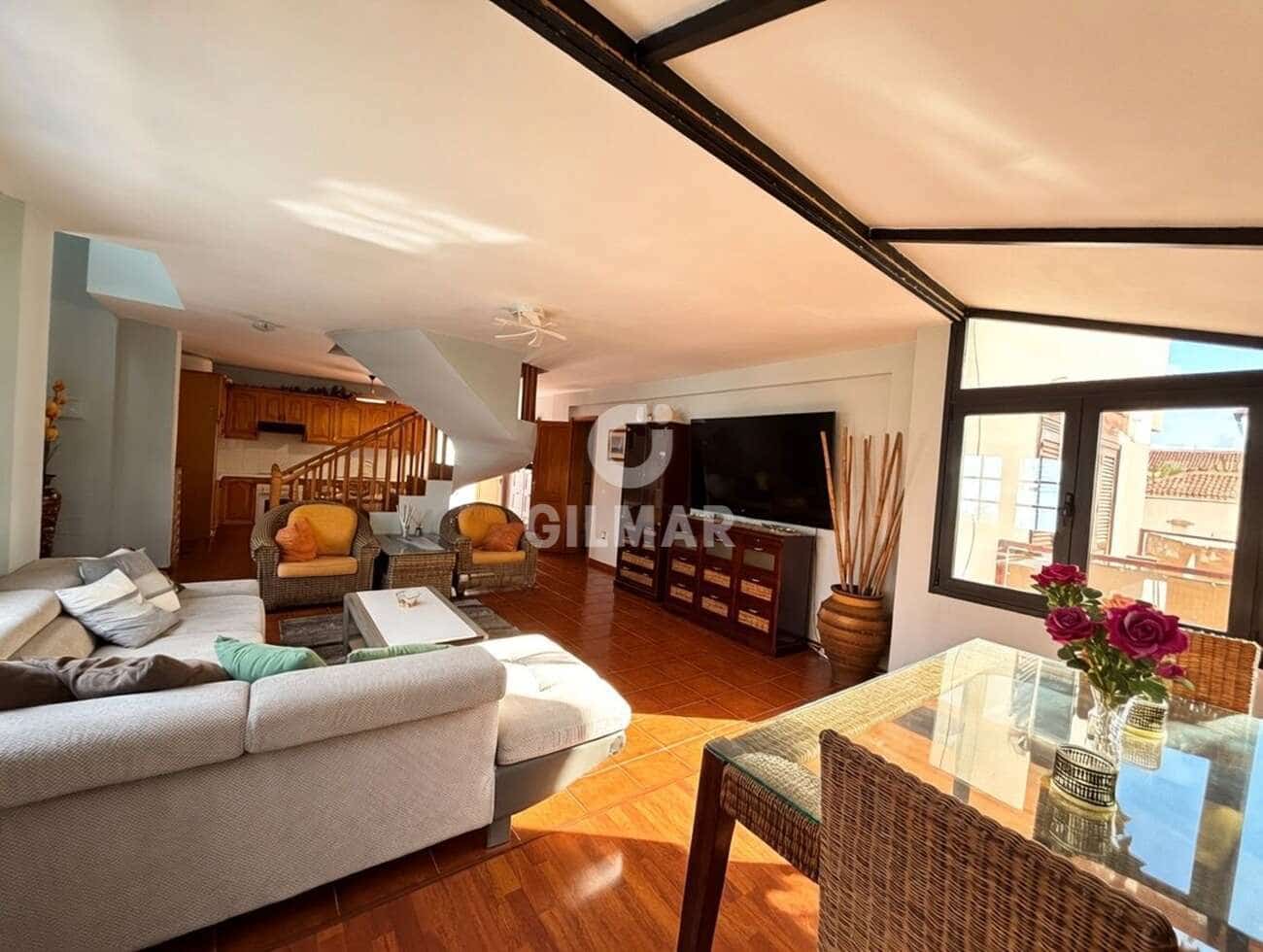 3 bedroom Semi-detached Villa for sale in Costa del Silencio with pool - € 425,000 (Ref: 9824057)
