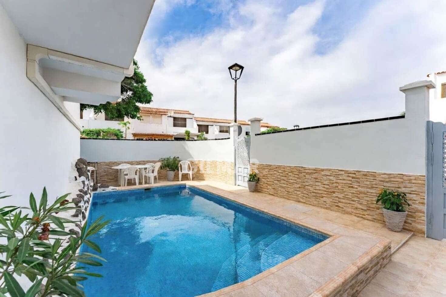 3 bedroom Semi-detached Villa for sale in Costa del Silencio with pool - € 425,000 (Ref: 9824057)