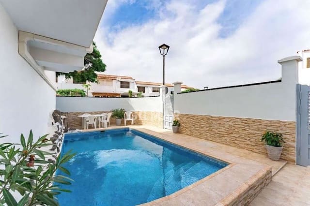 3 soverom Kjedet enebolig til salgs i Costa del Silencio, Arona med svømmebasseng - € 425 000 (Ref: 9824057)