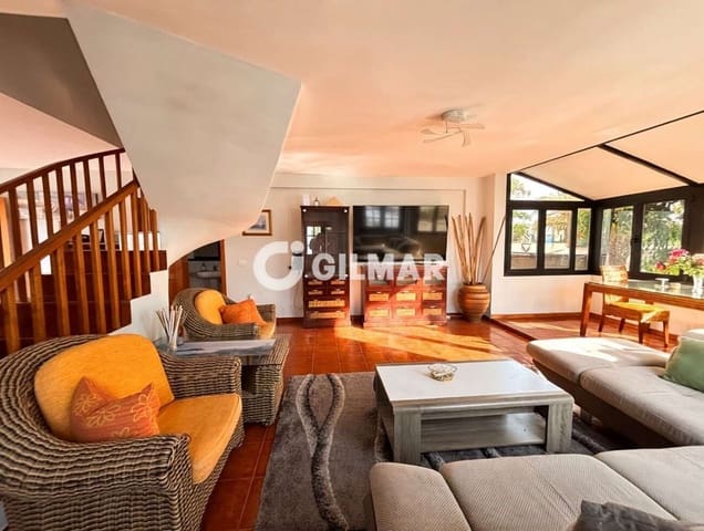 3 soveværelse Semi-Rækkehus til salg i Costa del Silencio, Arona med swimmingpool - € 425.000 (Ref: 9824057)