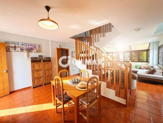 3 soveværelse Semi-Rækkehus til salg i Costa del Silencio, Arona med swimmingpool - € 425.000 (Ref: 9824057)
