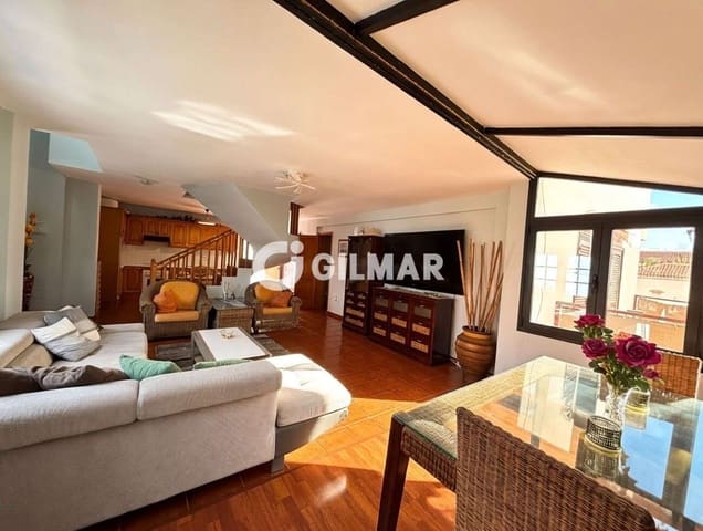 3 soveværelse Semi-Rækkehus til salg i Costa del Silencio, Arona med swimmingpool - € 425.000 (Ref: 9824057)