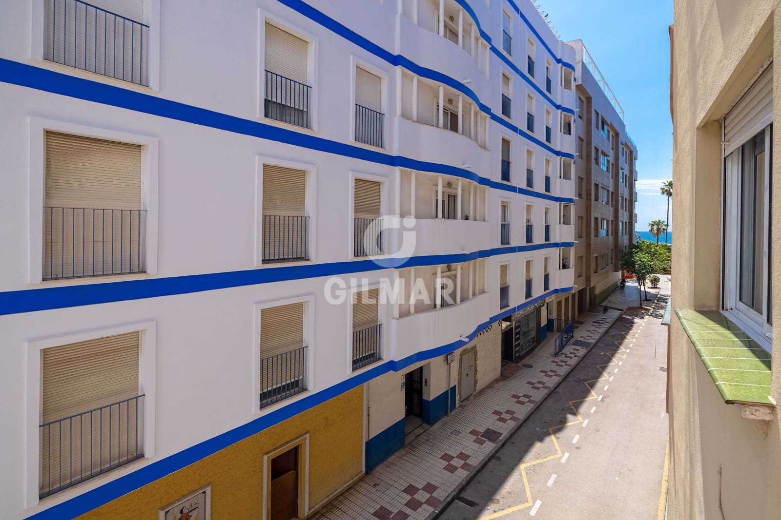 3 bedroom Flat for sale in Estepona - € 470,000 (Ref: 9825821)