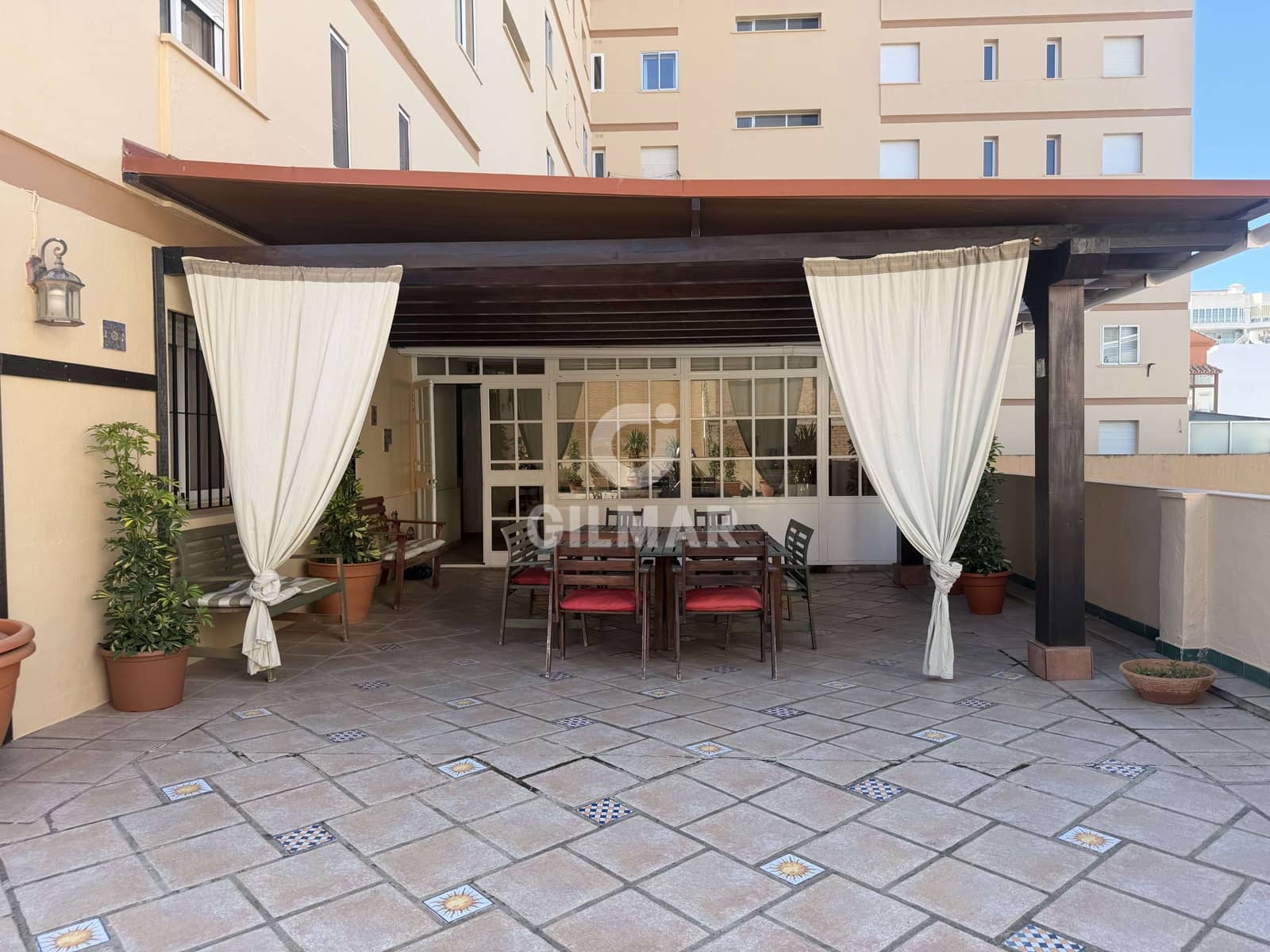 2 slaapkamer Flat te koop in Fuengirola - € 565.000 (Ref: 9827532)