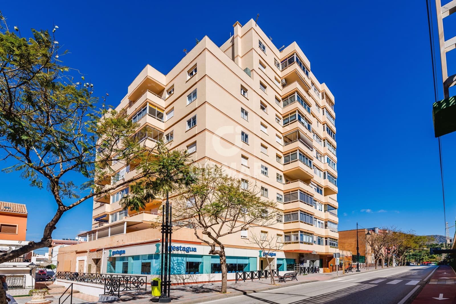 2 slaapkamer Flat te koop in Fuengirola - € 565.000 (Ref: 9827532)