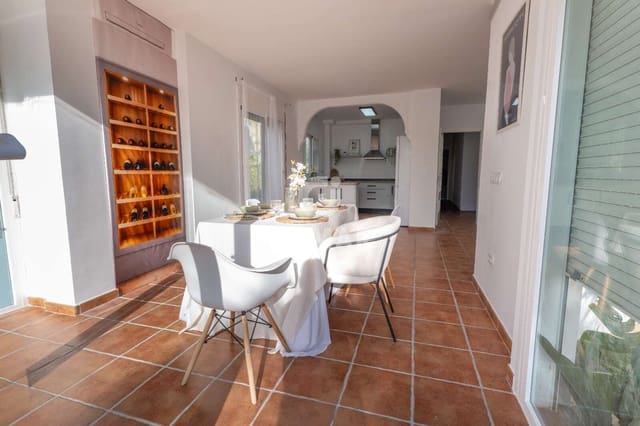 5 soverom Villa til salgs i Parque de la Paloma, Benalmádena med svømmebasseng - € 895 000 (Ref: 9827533)