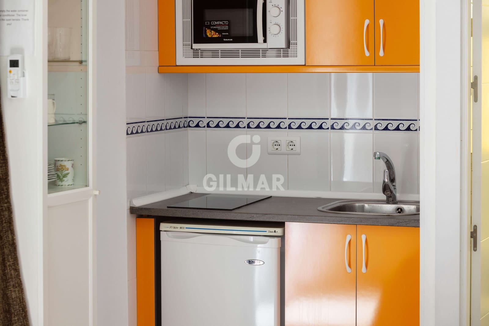 2 soverom Leilighet til salgs i Benalmadena Costa med svømmebasseng - € 365 000 (Ref: 9827534)