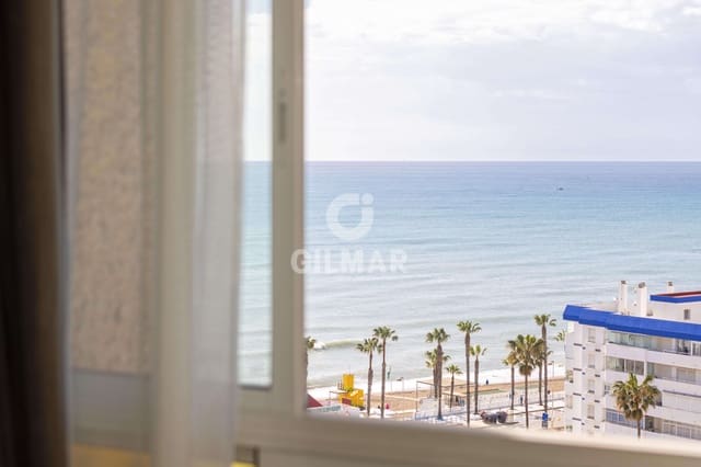 2 slaapkamer Flat te koop in Benalmadena Costa, Benalmádena met zwembad - € 365.000 (Ref: 9827534)