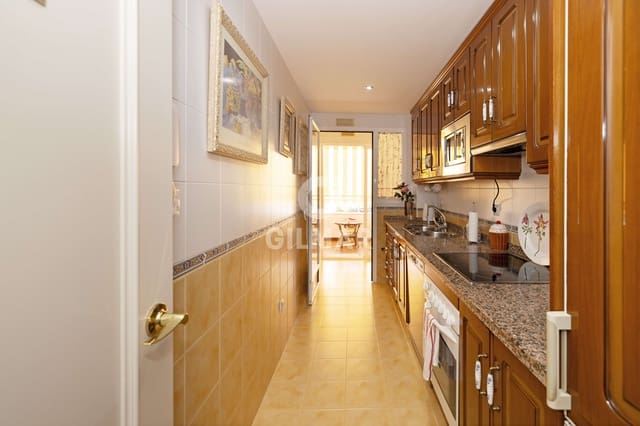 2 makuuhuone Asunto myytävänä paikassa Benalmadena Costa, Benalmádena mukana uima-altaan 
autotalli - 424 200 € (Ref: 9827537)