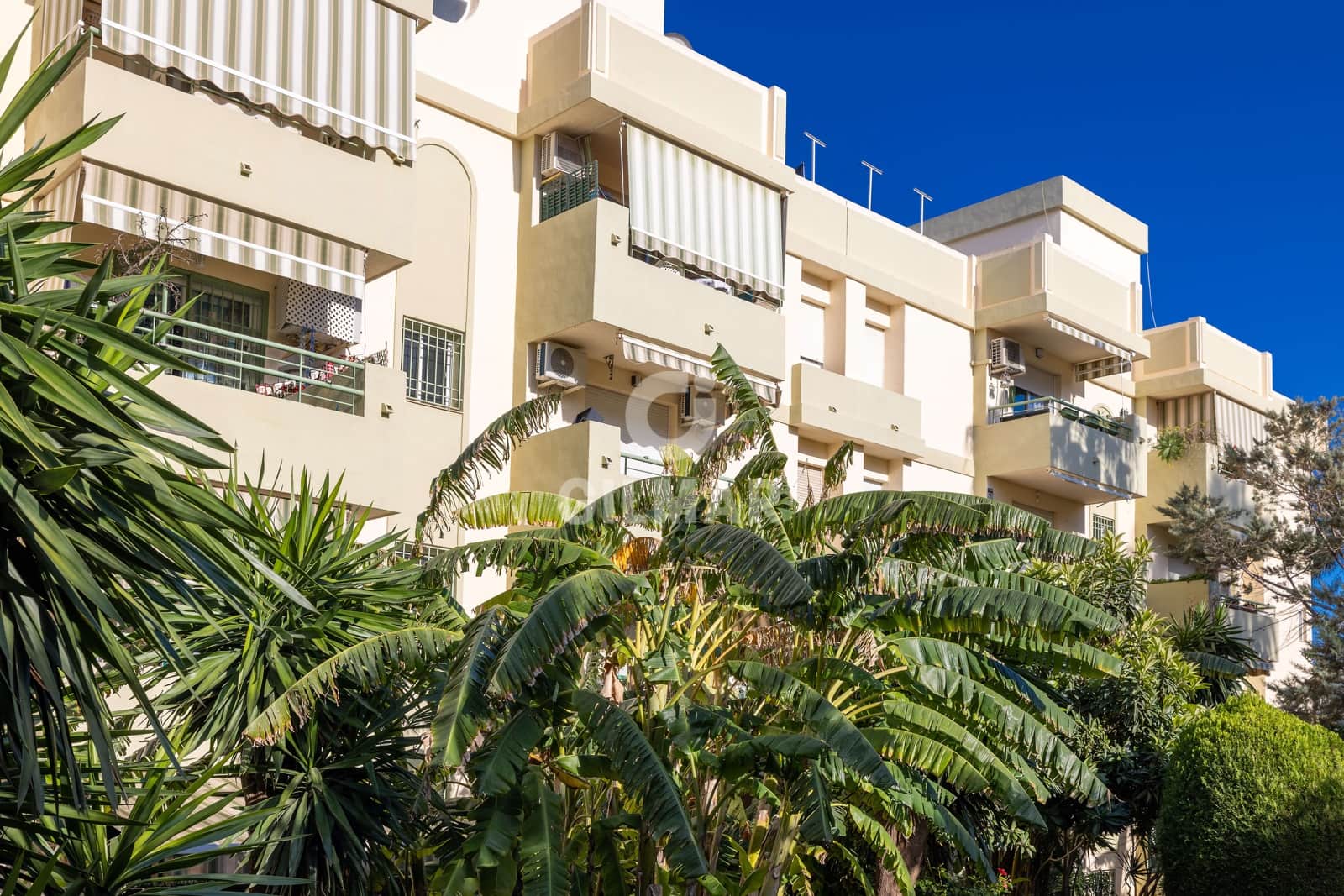 Piso de 3 habitaciones en Torremolinos en venta con piscina garaje - 359.000 € (Ref: 9827538)
