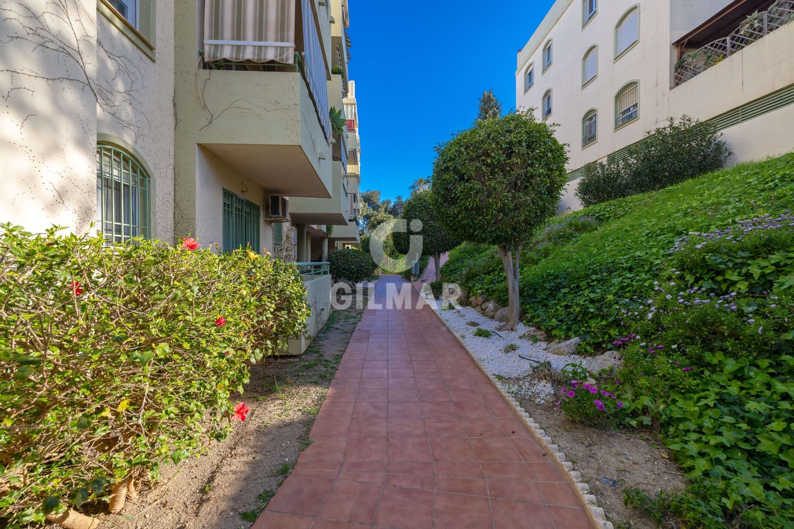 Piso de 3 habitaciones en Torremolinos en venta con piscina garaje - 359.000 € (Ref: 9827538)