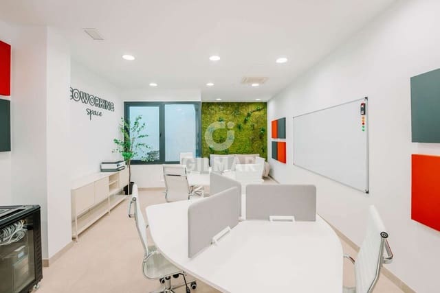 2 sypialnia Mieszkanie na sprzedaż w Castillo Sohail, Fuengirola z basenem garażem - 699 500 € (Ref: 9827541)