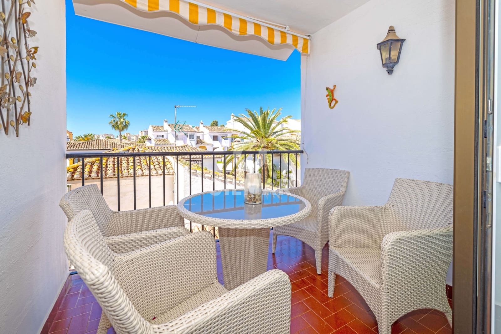 2 slaapkamer Flat te koop in Fuengirola met zwembad - € 549.000 (Ref: 9827542)