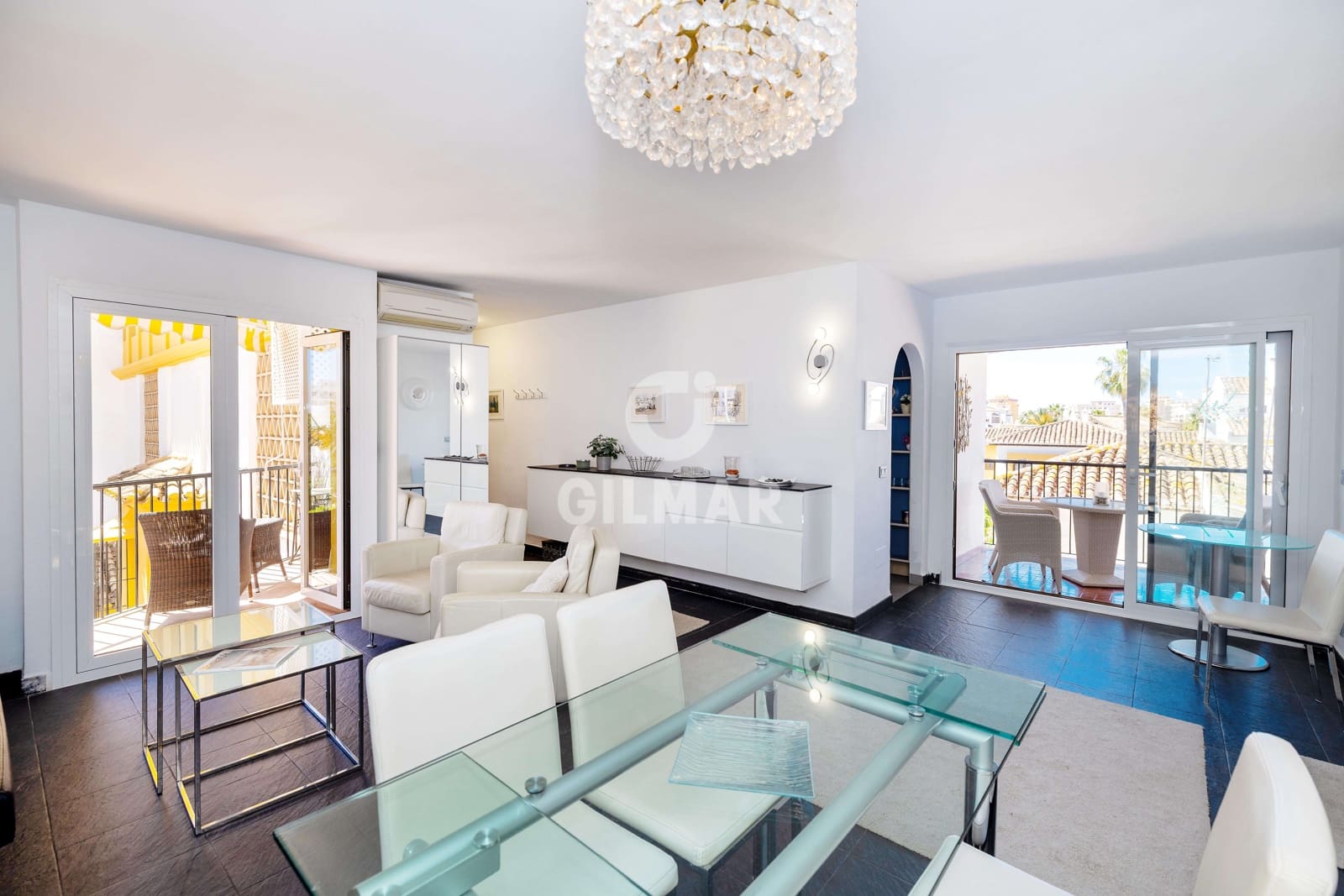 2 slaapkamer Flat te koop in Fuengirola met zwembad - € 549.000 (Ref: 9827542)