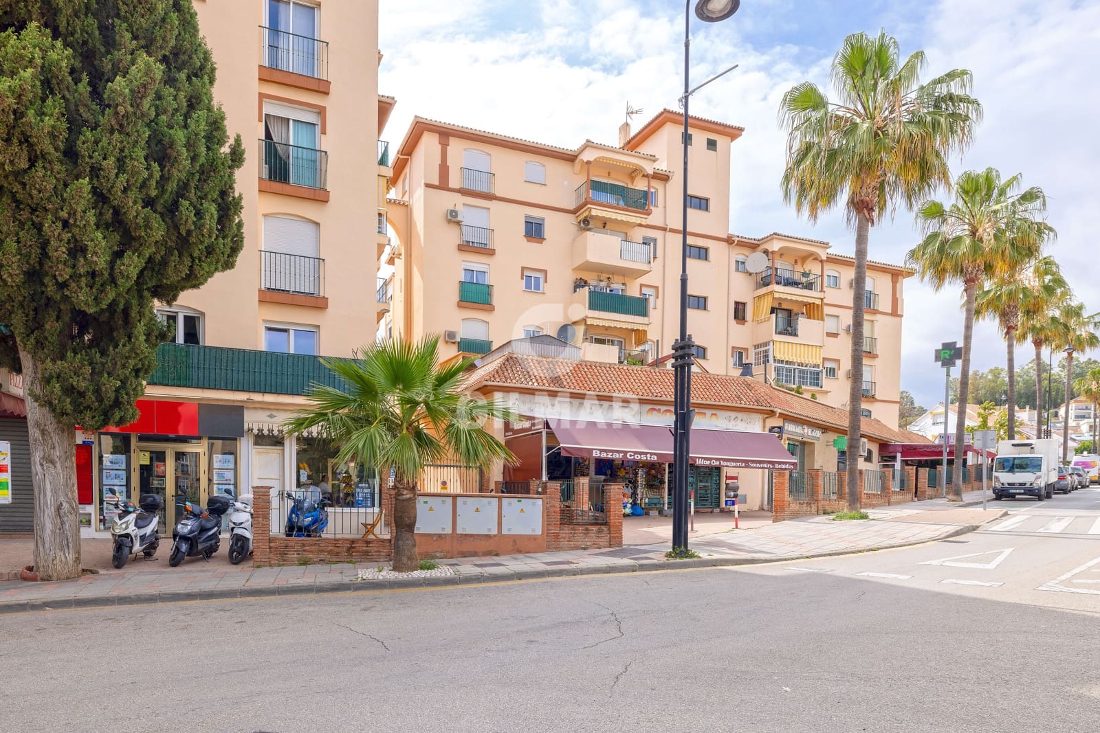 3 slaapkamer Flat te koop in Las Lagunas de Mijas met zwembad - € 320.000 (Ref: 9827545)