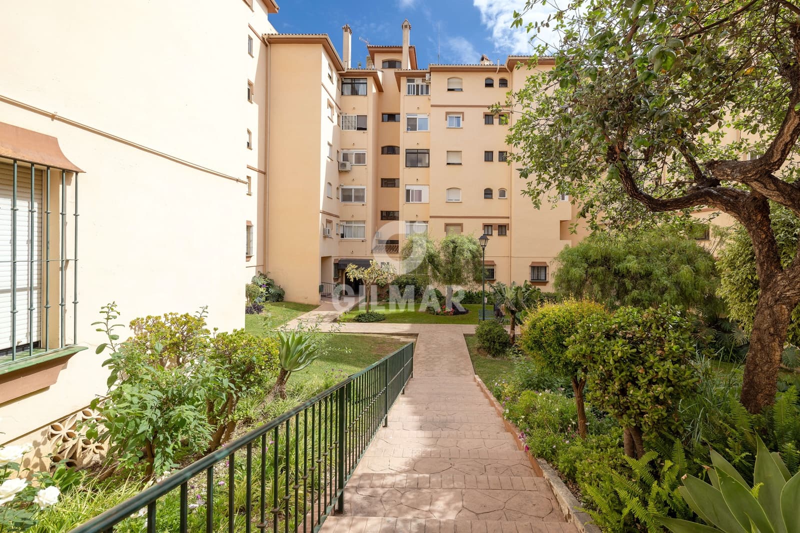 3 slaapkamer Flat te koop in Las Lagunas de Mijas met zwembad - € 320.000 (Ref: 9827545)
