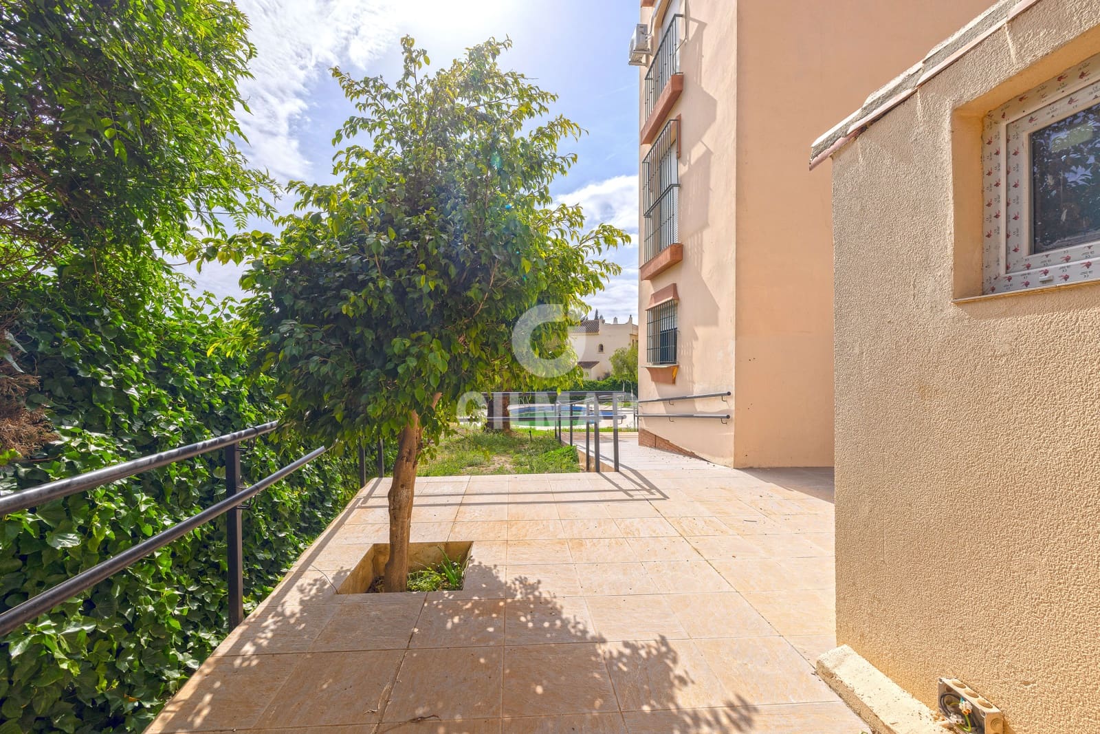 3 slaapkamer Flat te koop in Las Lagunas de Mijas met zwembad - € 320.000 (Ref: 9827545)