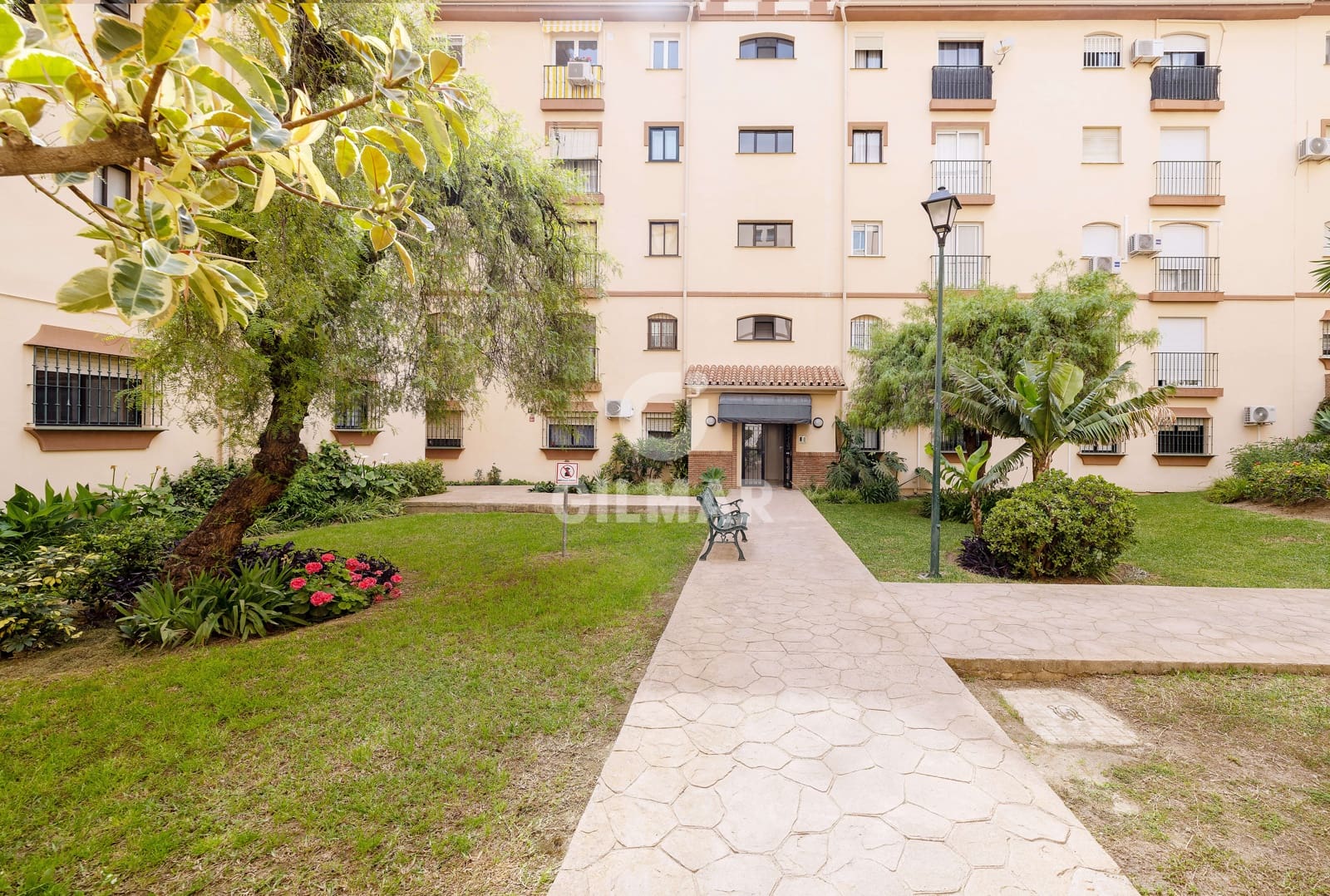3 slaapkamer Flat te koop in Las Lagunas de Mijas met zwembad - € 320.000 (Ref: 9827545)