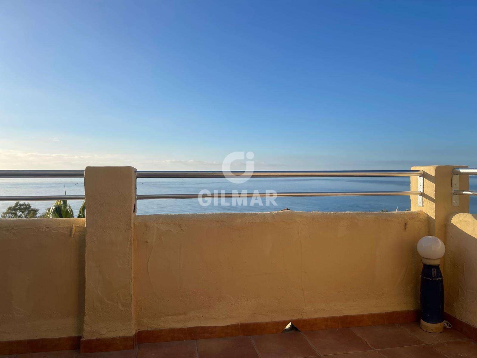 Piso de 3 habitaciones en Benalmadena Costa en venta con piscina garaje - 495.000 € (Ref: 9827549)
