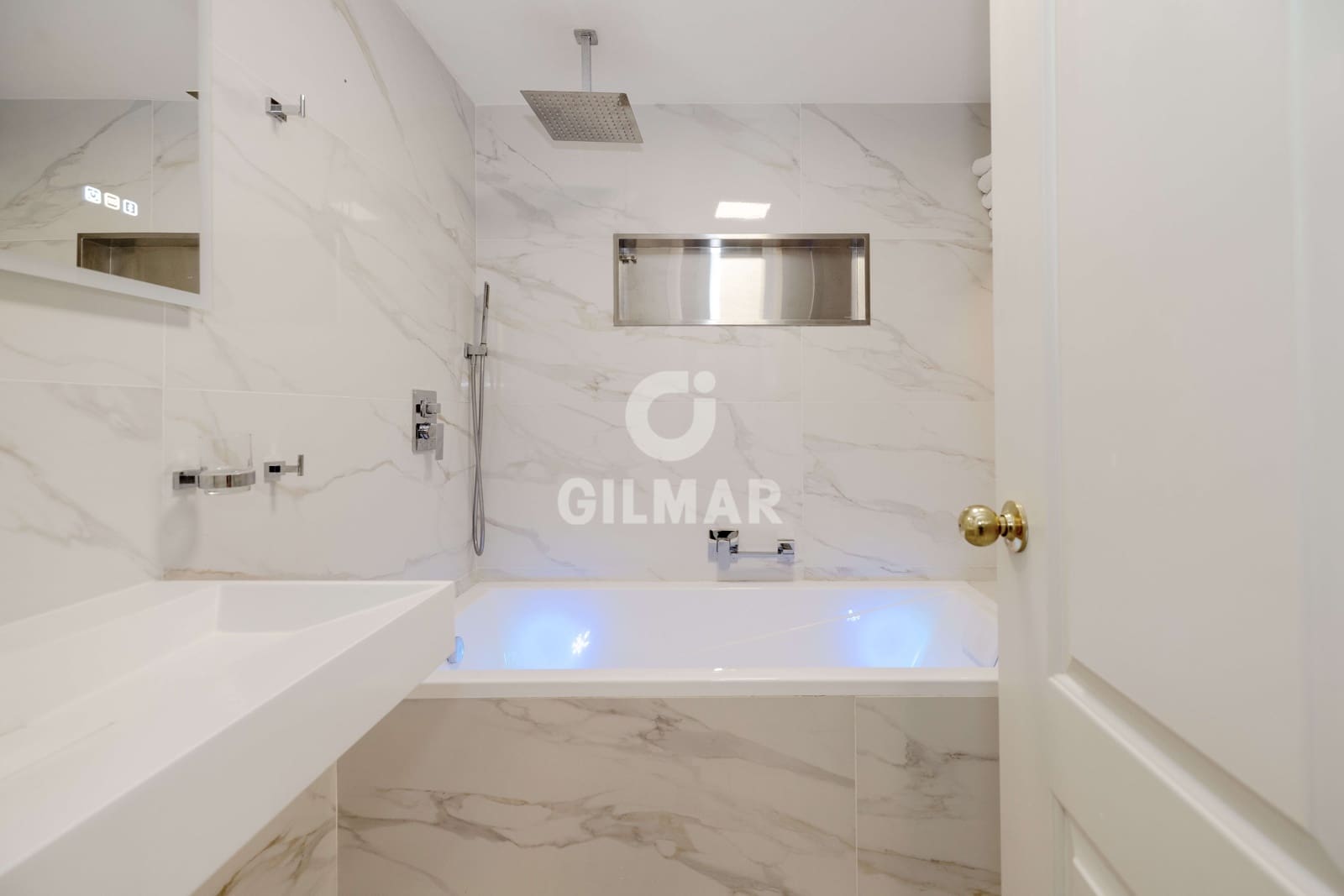3 bedroom Flat for sale in Benalmadena Costa with pool garage - € 495,000 (Ref: 9827549)