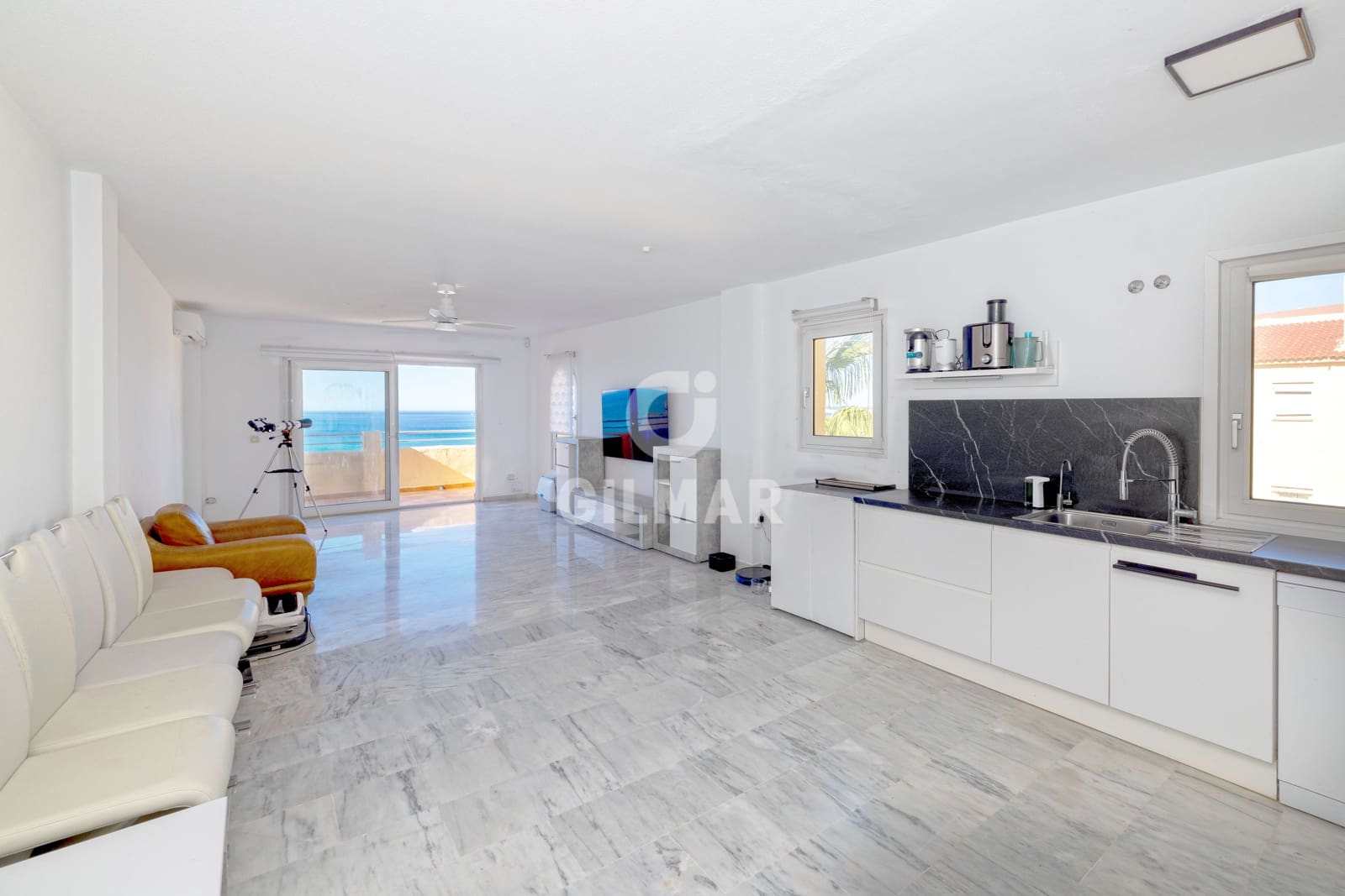 3 bedroom Flat for sale in Benalmadena Costa with pool garage - € 495,000 (Ref: 9827549)