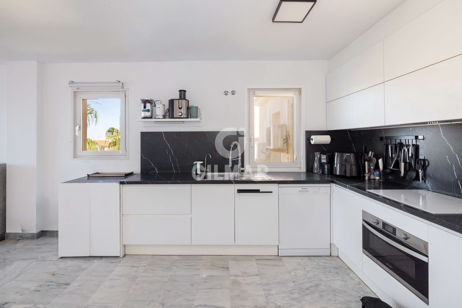 3 bedroom Flat for sale in Benalmadena Costa with pool garage - € 495,000 (Ref: 9827549)