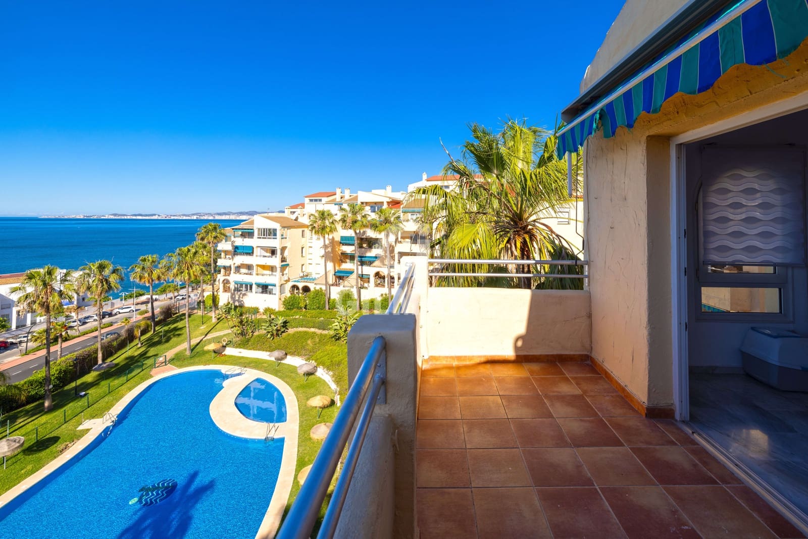 3 bedroom Flat for sale in Benalmadena Costa with pool garage - € 495,000 (Ref: 9827549)