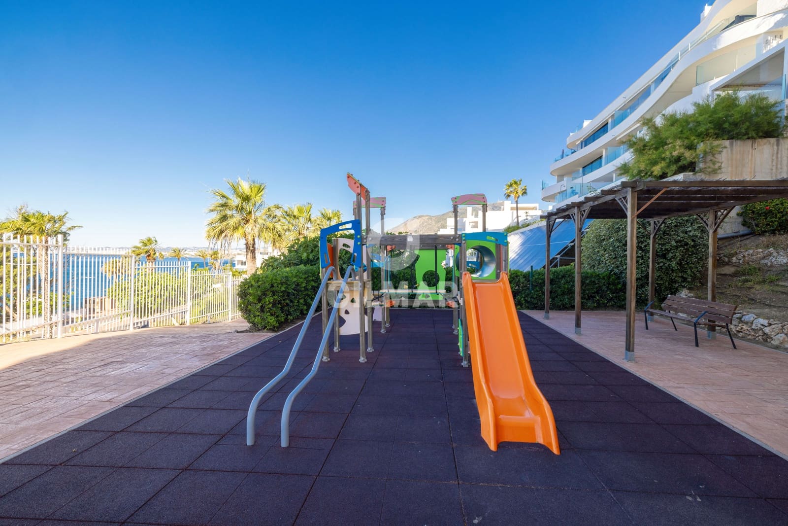 3 bedroom Flat for sale in Benalmadena Costa with pool garage - € 495,000 (Ref: 9827549)